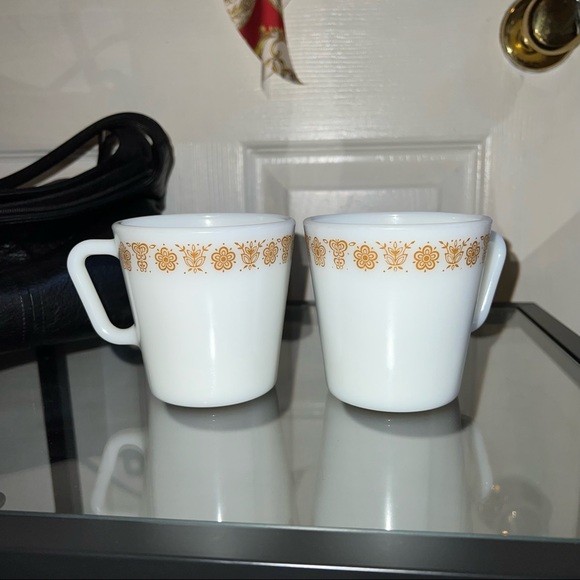 Pair of Pyrex Gold Butterfly Coffee Mugs 🦋☕️ - Picture 11 of 11
